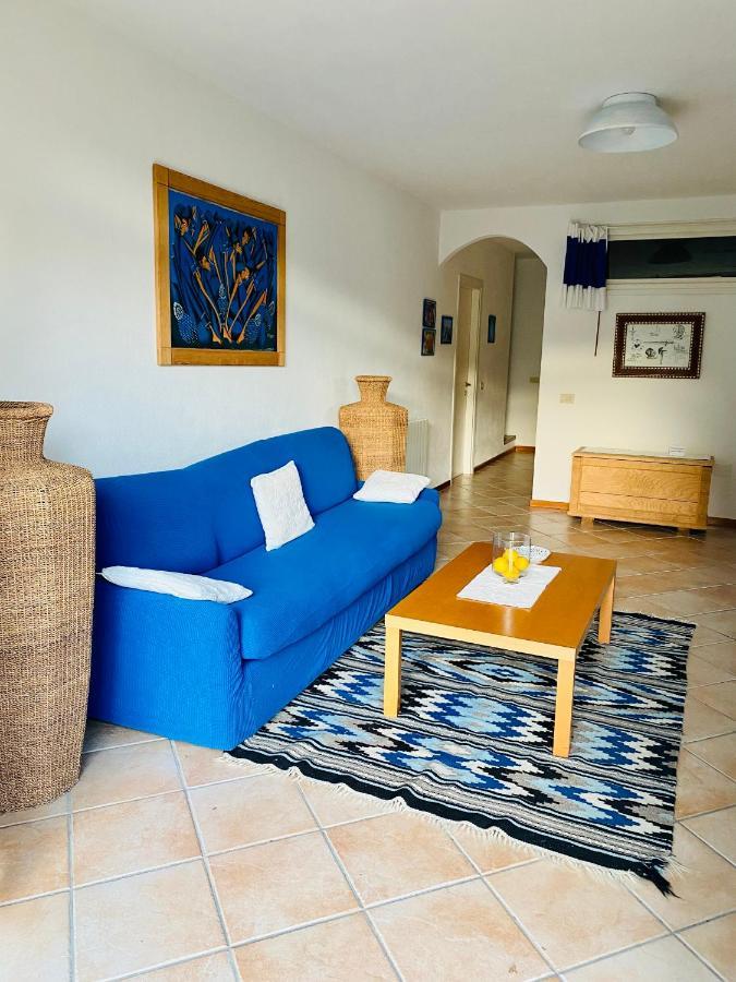 La Casa Blu Villa San Pantaleo Eksteriør billede
