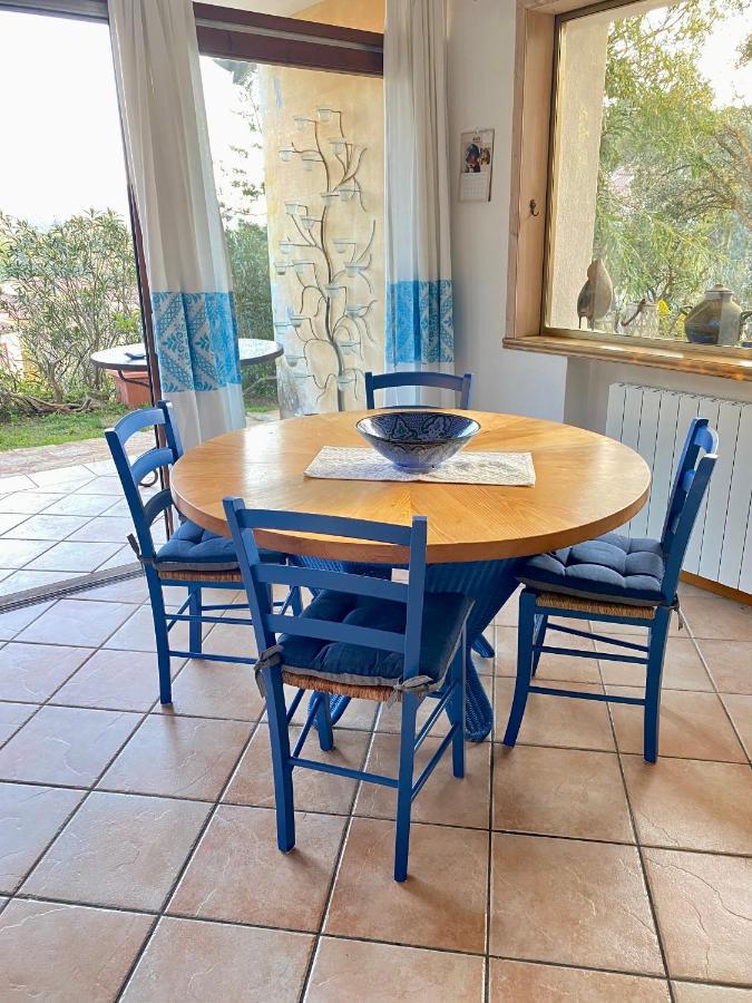La Casa Blu Villa San Pantaleo Eksteriør billede